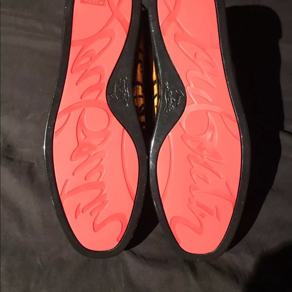 Comment size below up to a size 15 - Picture 2 of 4